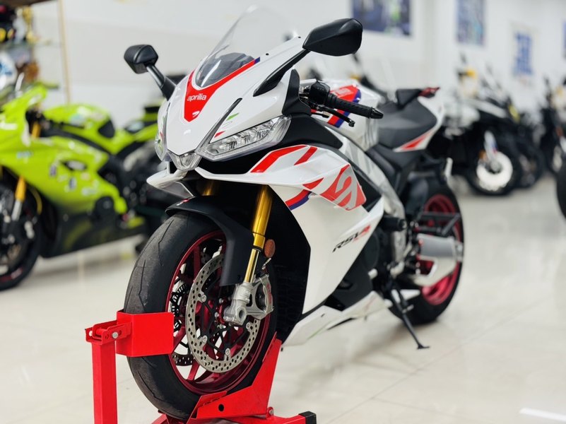 二手阿普利亚RSV4