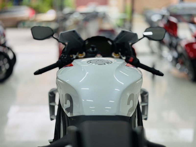 二手阿普利亚RSV4