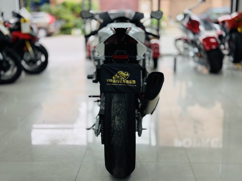 二手阿普利亚RSV4