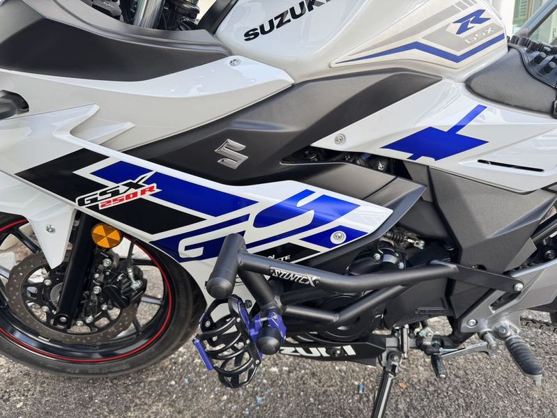 二手豪爵铃木GSX250R