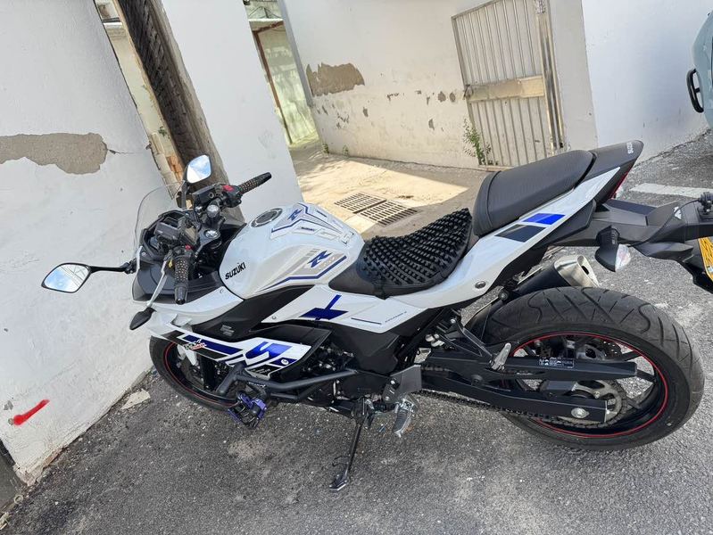 二手豪爵铃木GSX250R