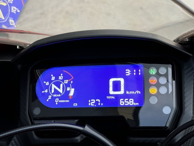 二手本田CBR400R