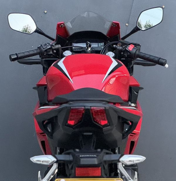 二手本田CBR400R
