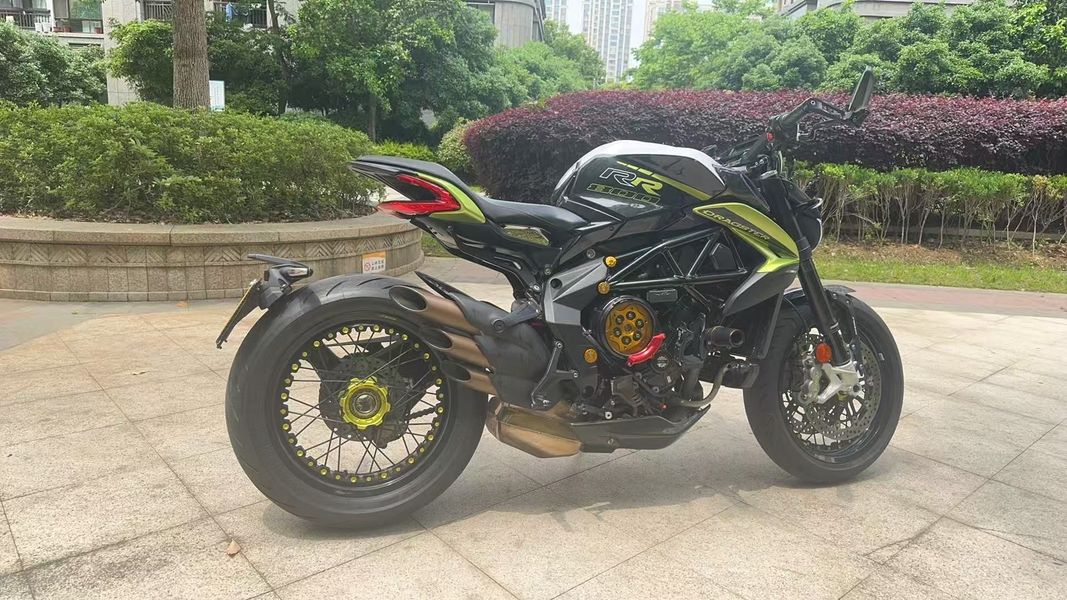 二手奥古斯塔Dragster 800