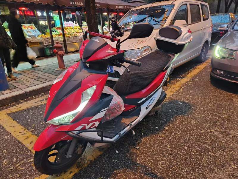 二手五羊本田NX125