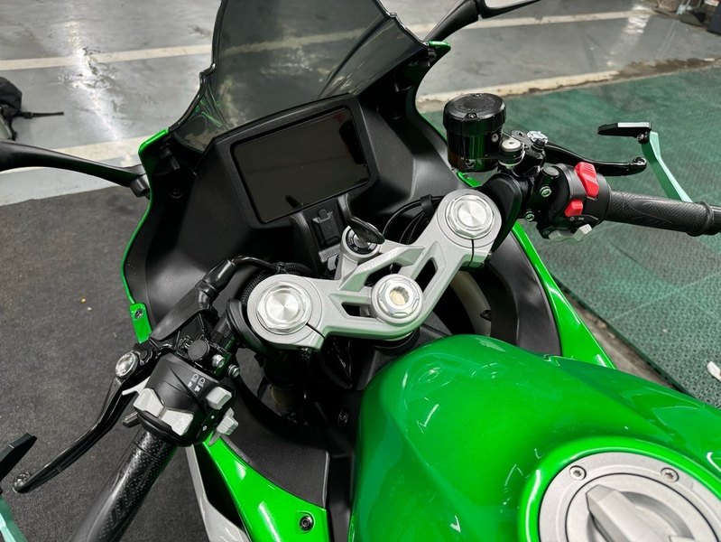 二手贝纳利龙卷风 Tornado 402R