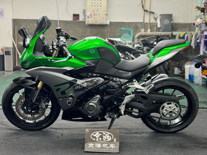 二手贝纳利龙卷风 Tornado 402R