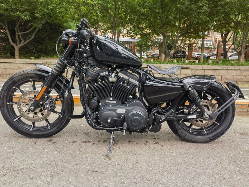 二手哈雷戴维森Iron883 硬汉