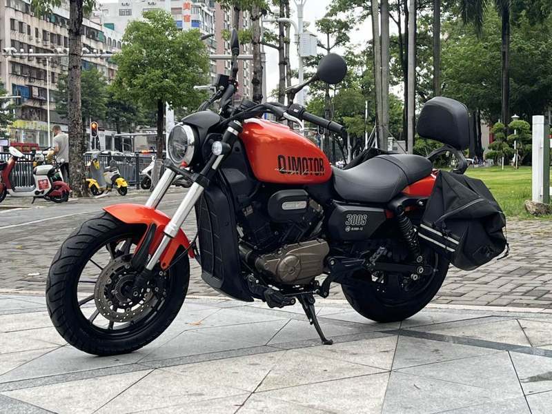 二手QJMOTOR闪300
