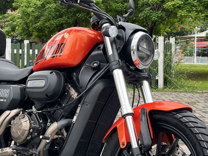 二手QJMOTOR闪300