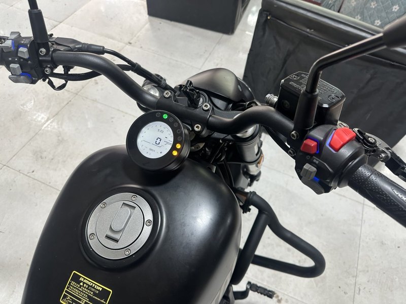 二手QJMOTOR闪300