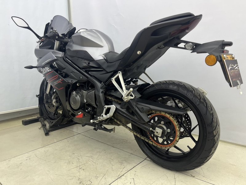 二手贝纳利龙卷风 Tornado 302R