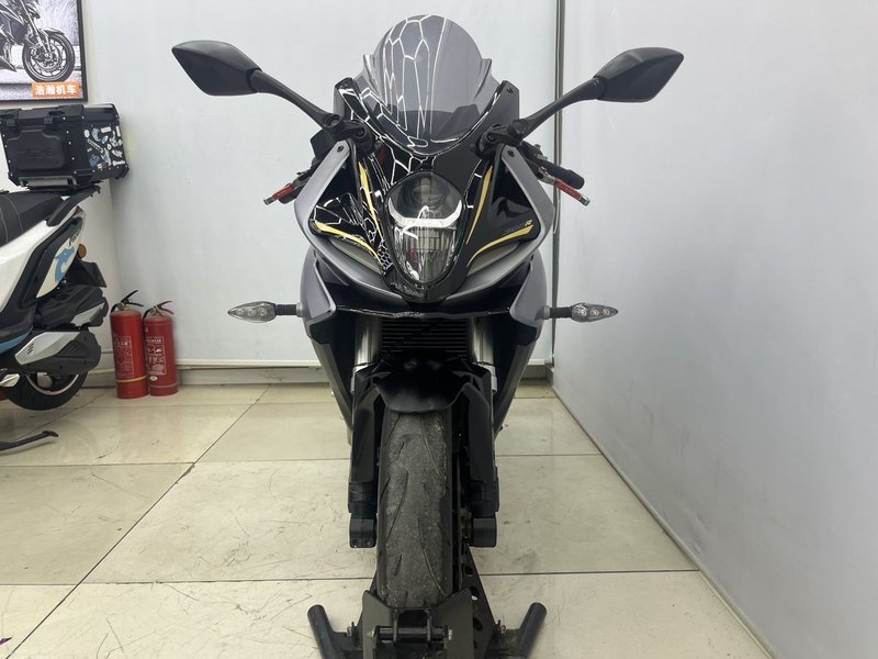 二手贝纳利龙卷风 Tornado 302R