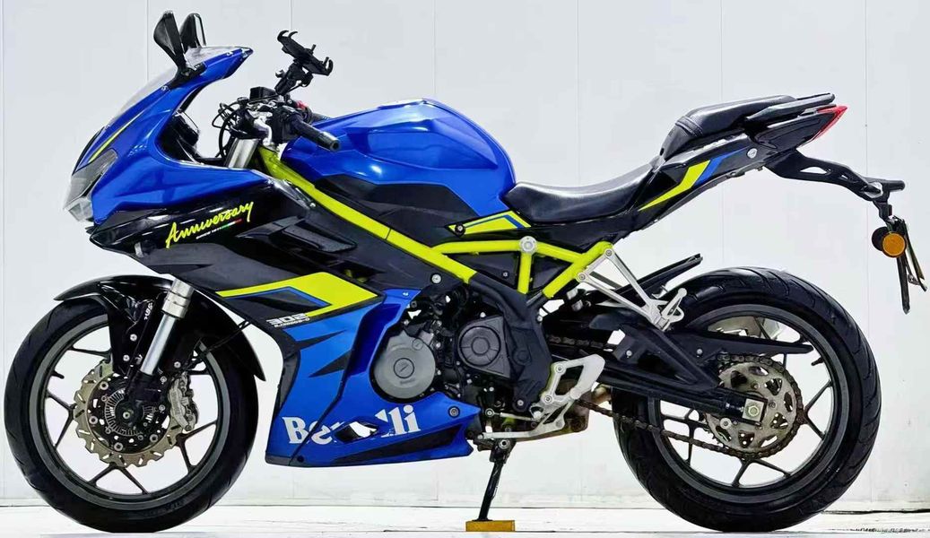 二手贝纳利龙卷风 Tornado 302R