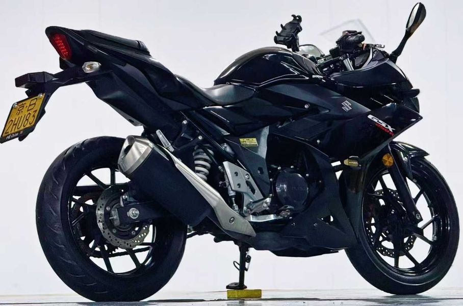 二手豪爵铃木GSX250R