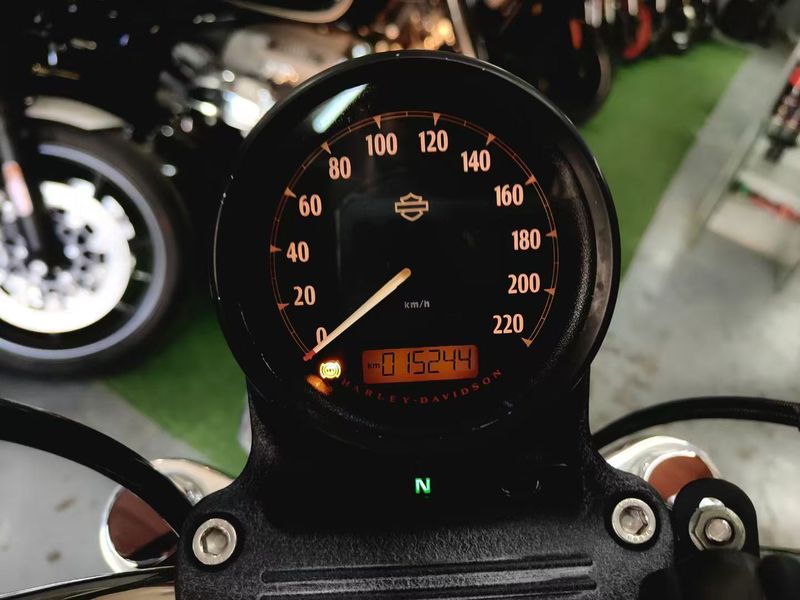 二手哈雷戴维森883L SuperLow