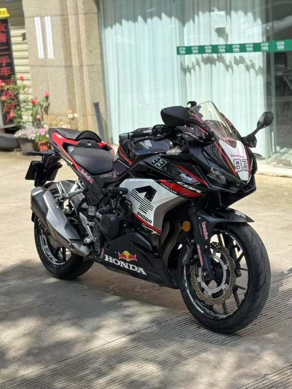 二手本田CBR400R