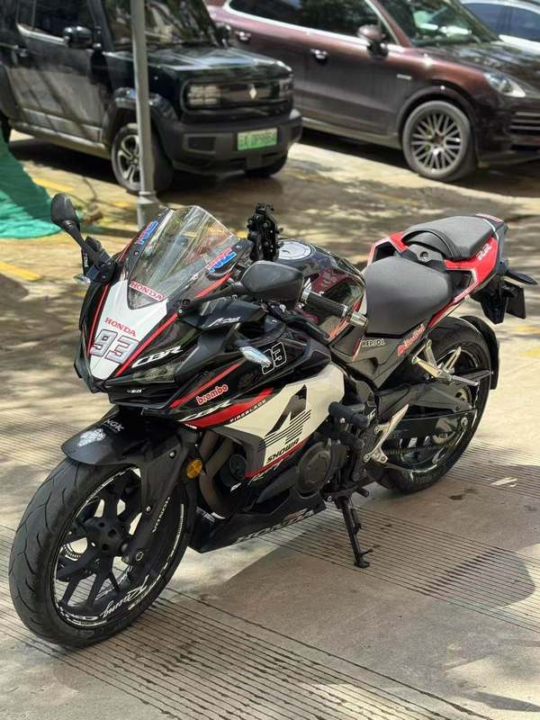 二手本田CBR400R