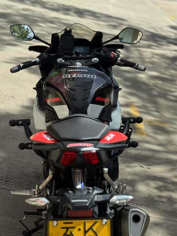 二手本田CBR400R