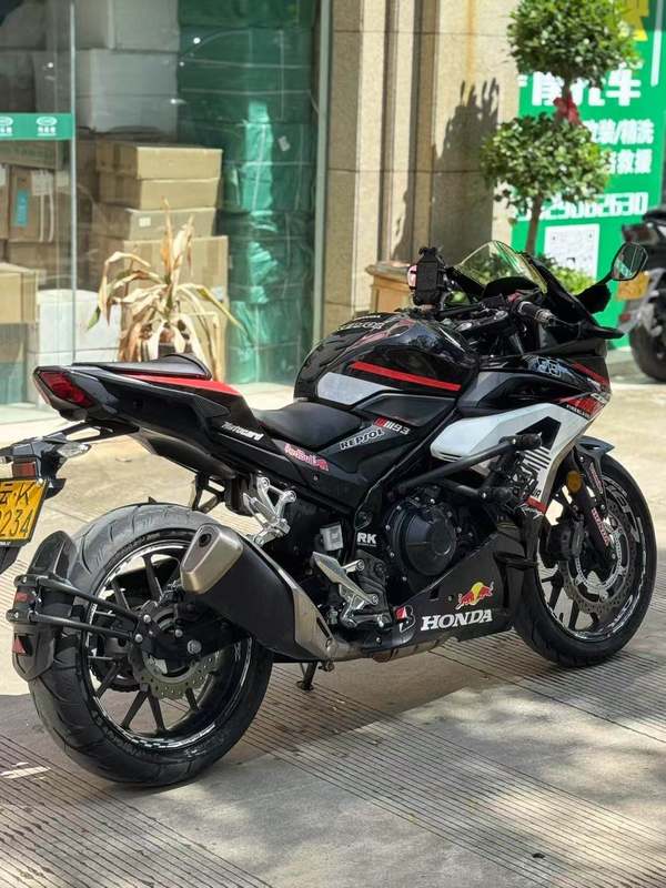 二手本田CBR400R