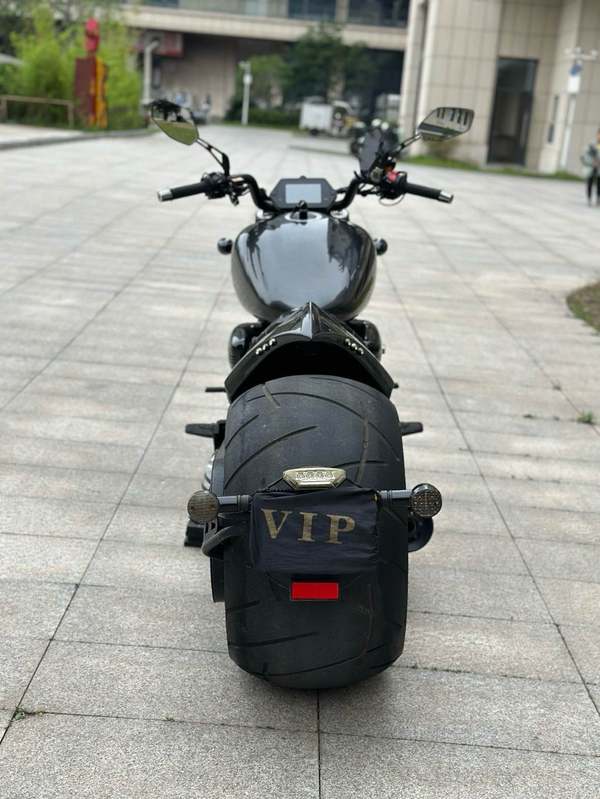 二手香帅金刚狼800S
