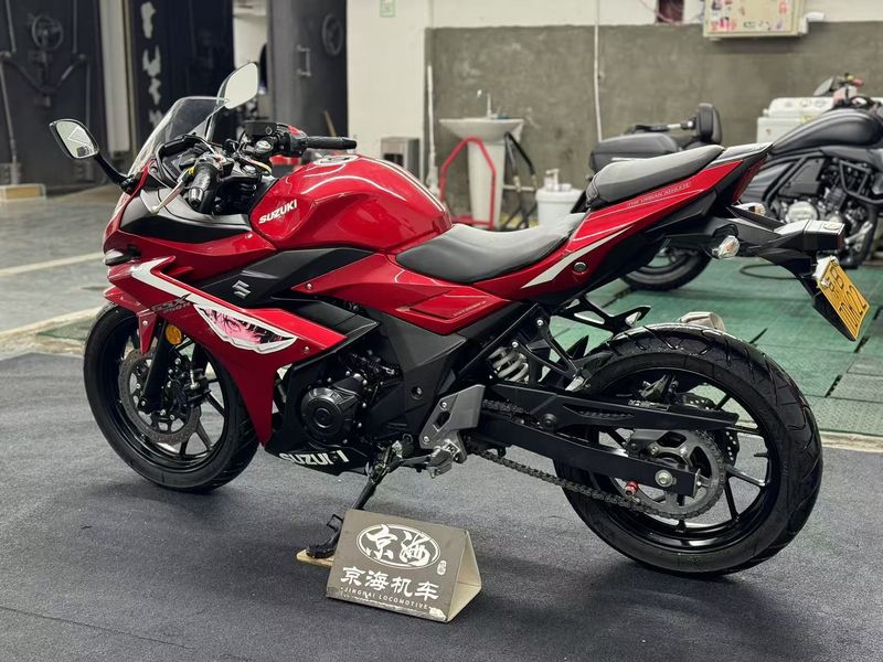 二手豪爵铃木GSX250R
