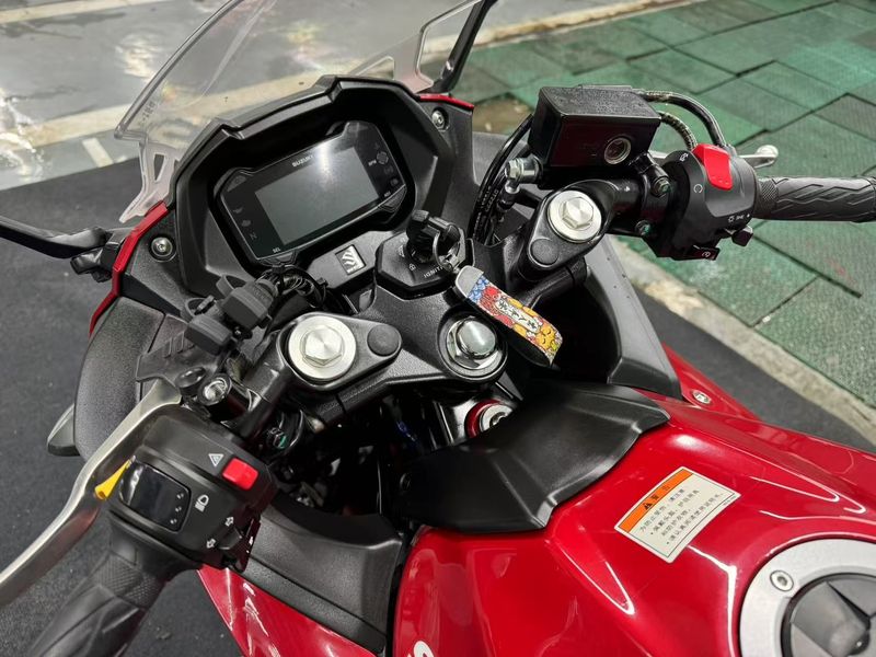 二手豪爵铃木GSX250R