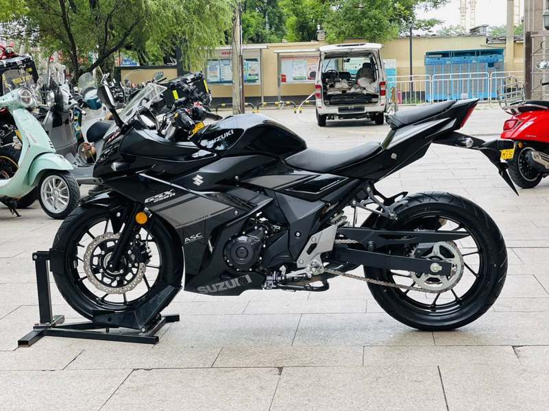 二手豪爵铃木GSX250R