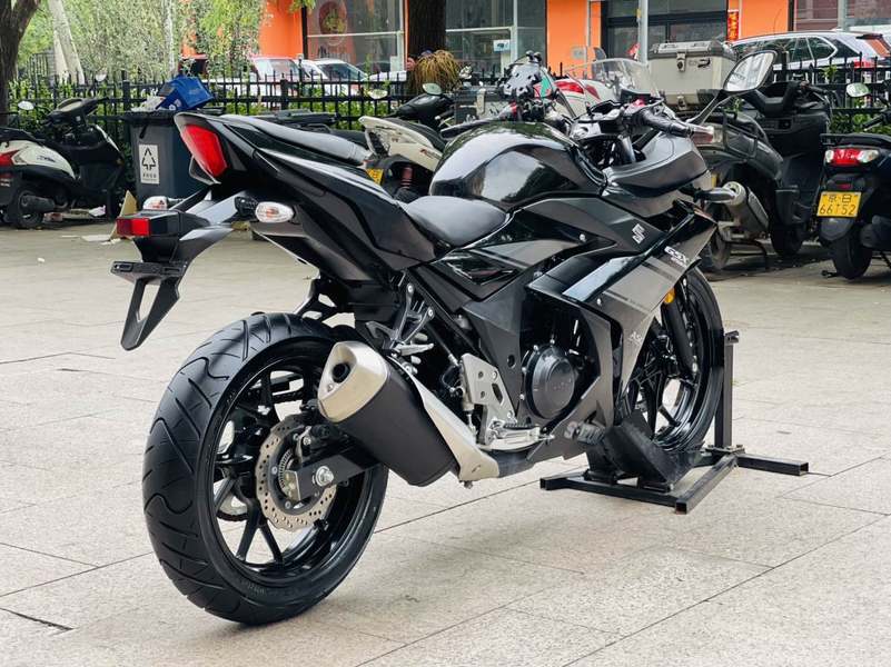二手豪爵铃木GSX250R