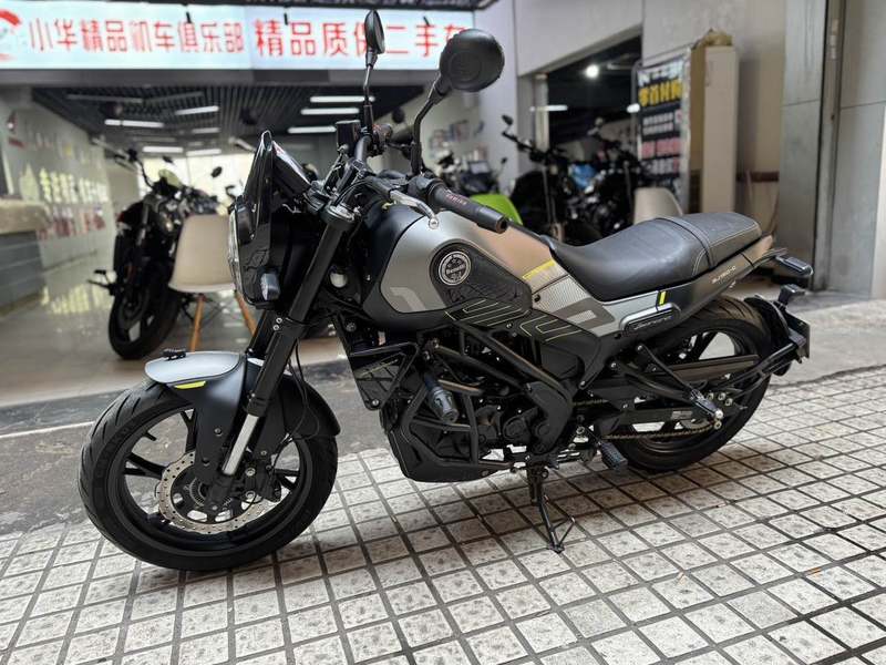 二手贝纳利幼狮 Leoncino 150