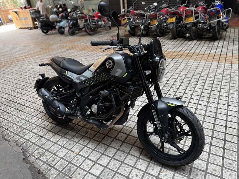 二手贝纳利幼狮 Leoncino 150