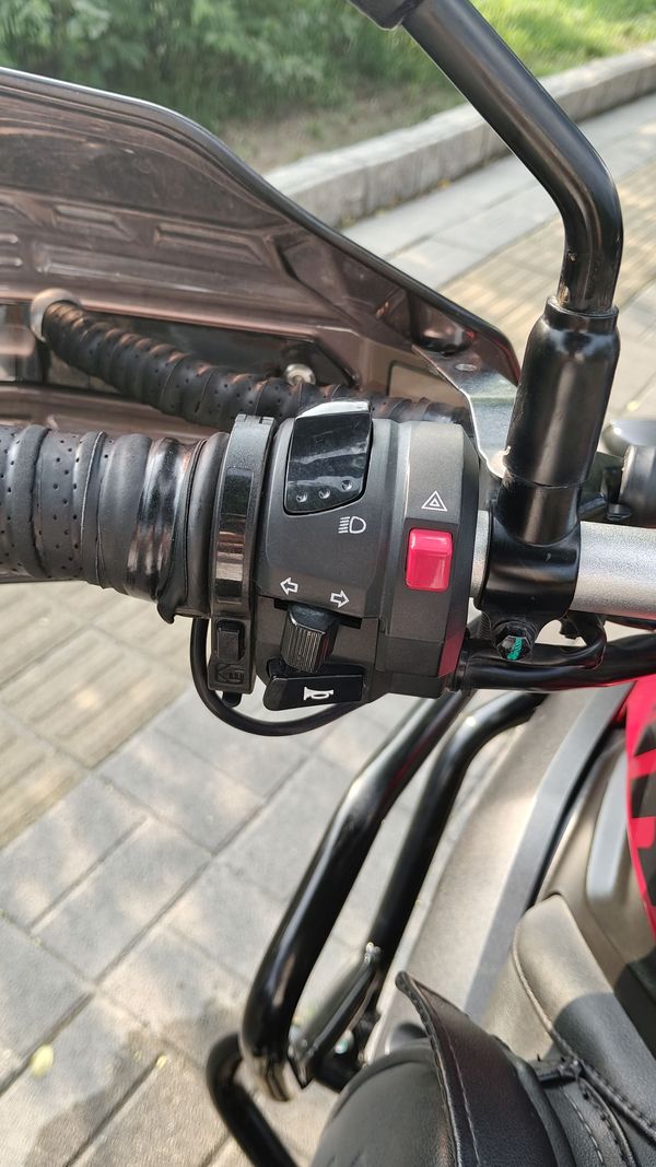 二手豪爵铃木DL250