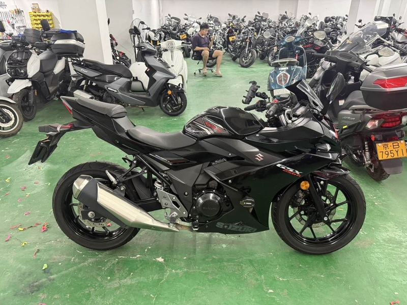 二手豪爵铃木GSX250R