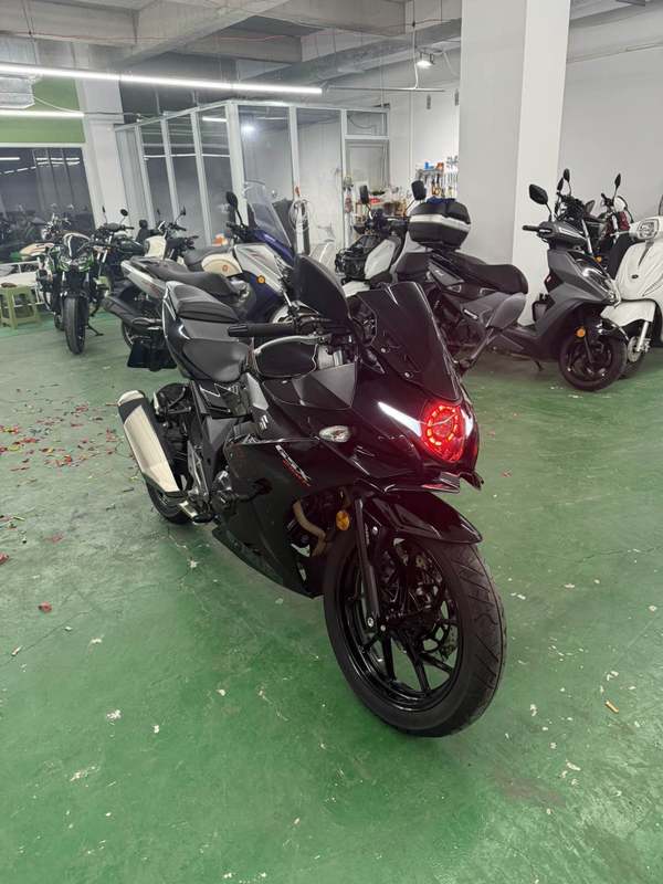 二手豪爵铃木GSX250R