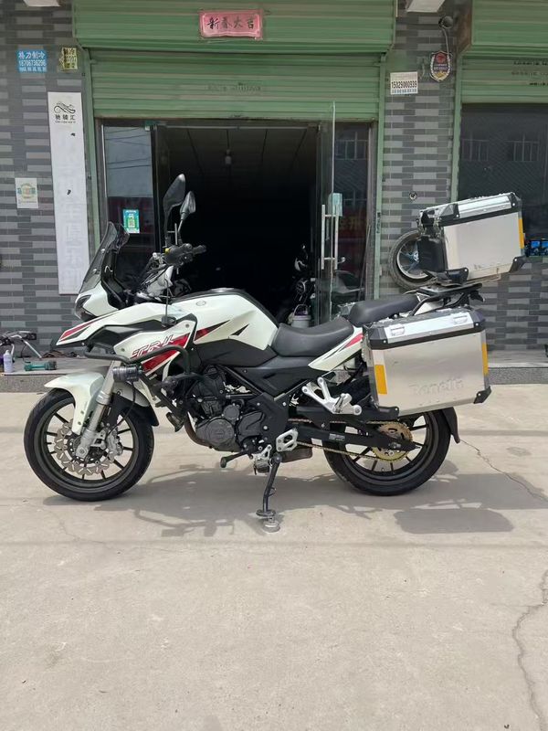 二手贝纳利金鹏 TRK251