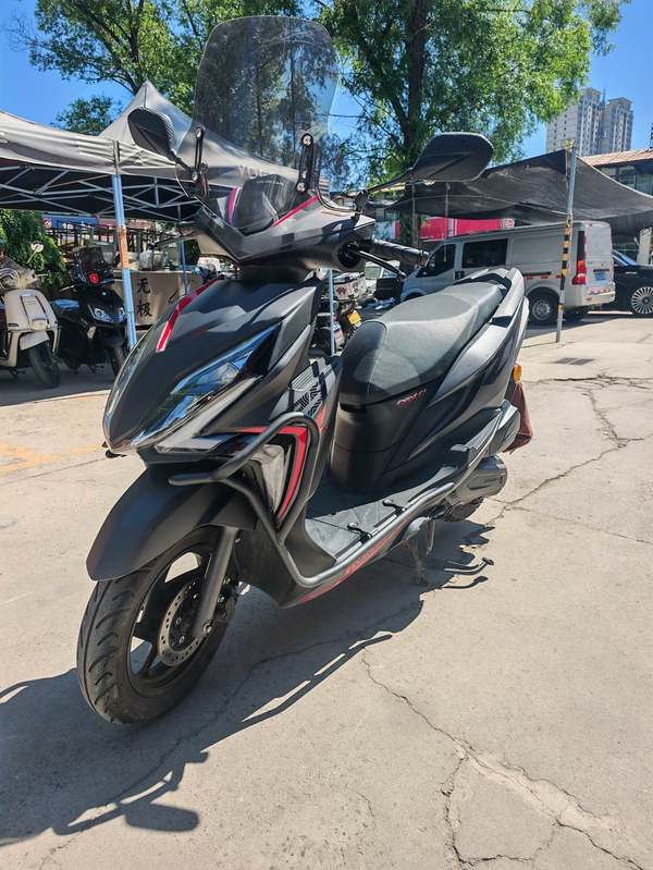 二手新大洲本田裂行 RX125Fi