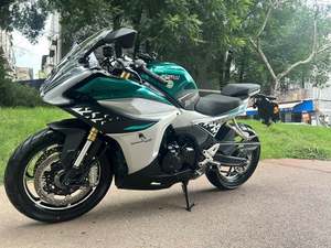二手贝纳利龙卷风 Tornado 552R
