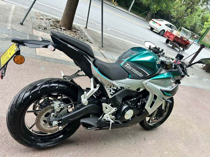 二手贝纳利龙卷风 Tornado 552R