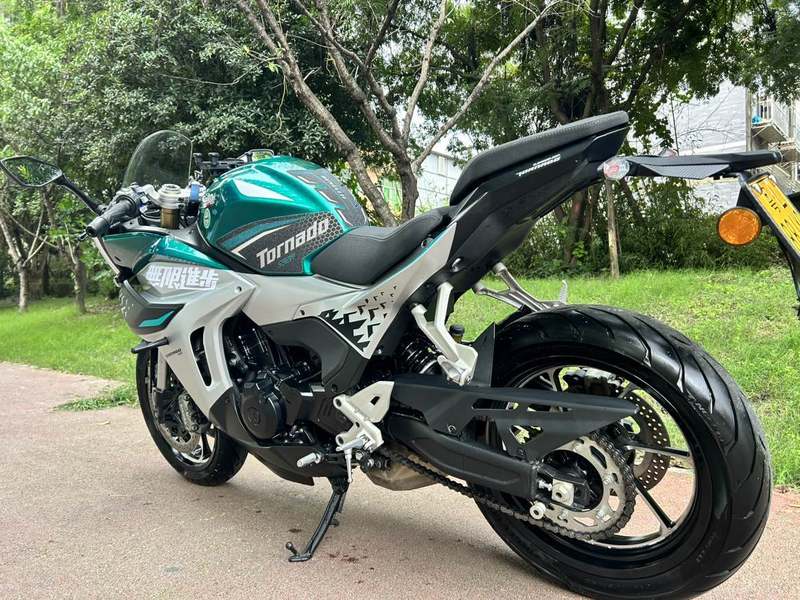 二手贝纳利龙卷风 Tornado 552R