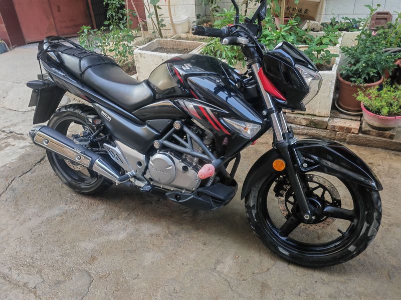 二手豪爵铃木骊驰 GW250