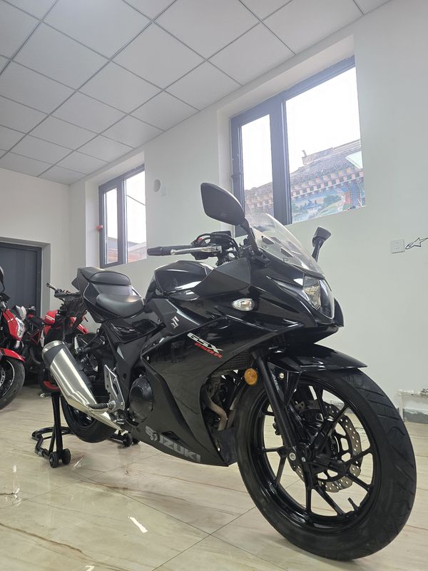 二手豪爵铃木GSX250R