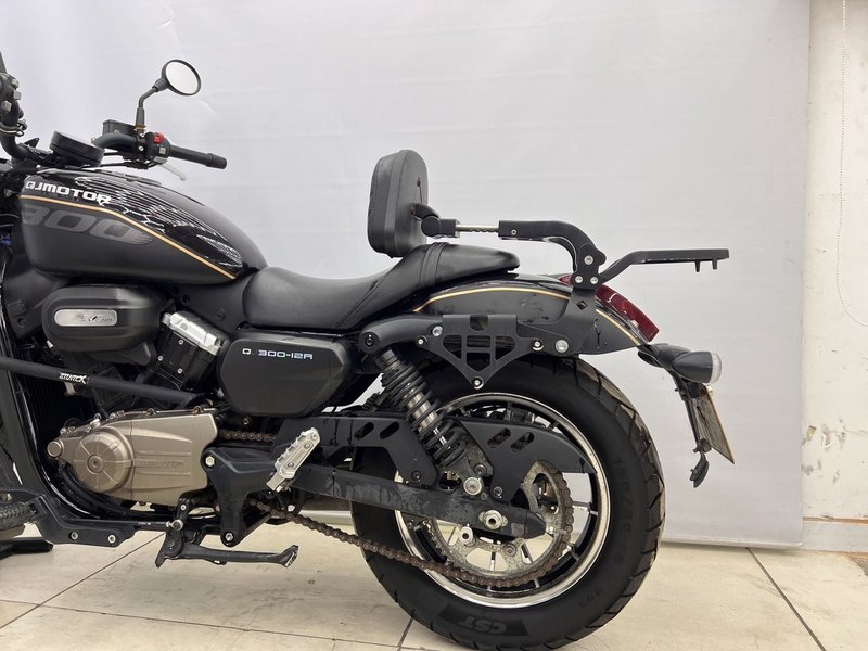 二手QJMOTOR闪300