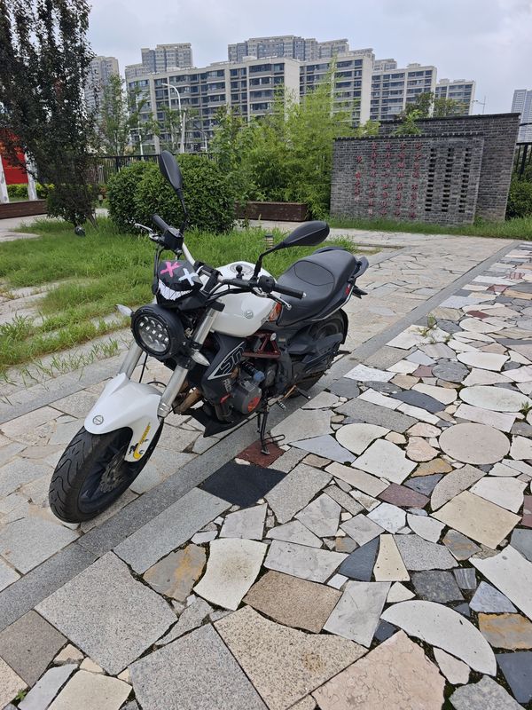 二手贝纳利蓝宝龙BJ300GS