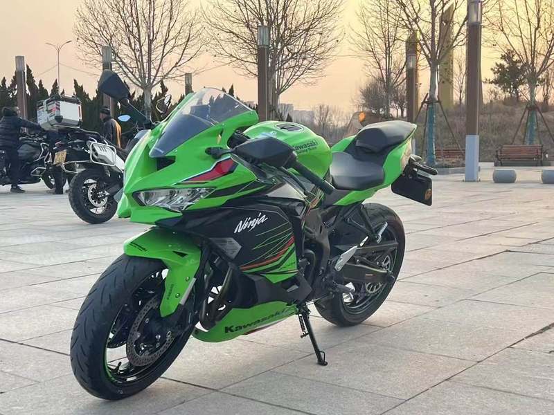 二手川崎ZX-4R