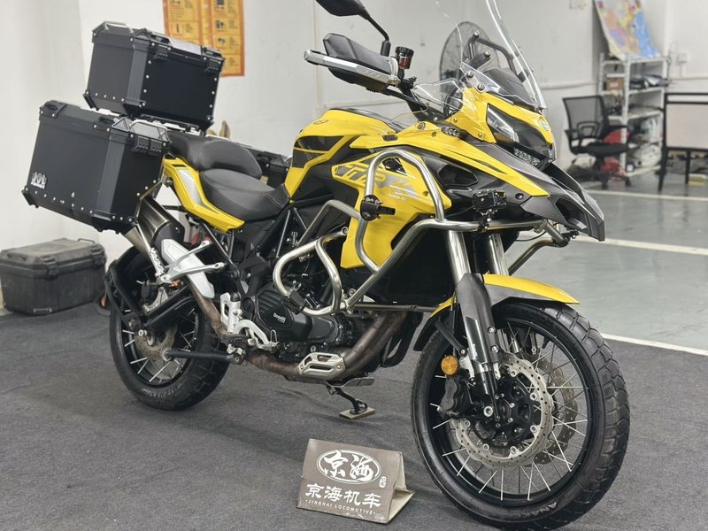 二手贝纳利金鹏 TRK502