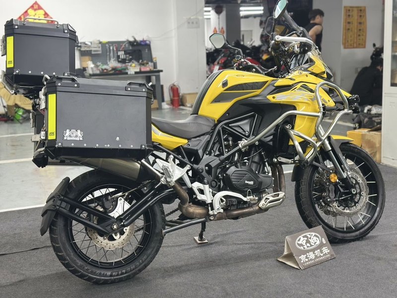 二手贝纳利金鹏 TRK502