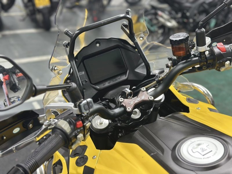 二手贝纳利金鹏 TRK502