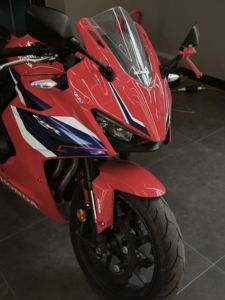 二手本田CBR400R