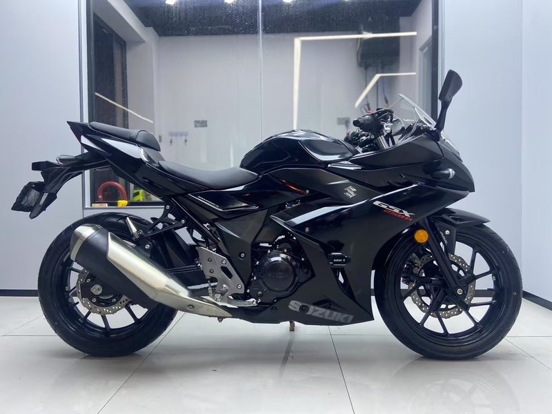 二手豪爵铃木GSX250R