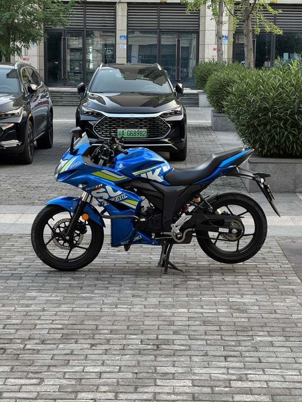 二手济南铃木极客飒 Gixxer 155